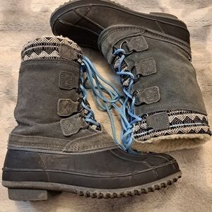 Khombu Kristie Winter/Snow Suede Boot  Size 6M